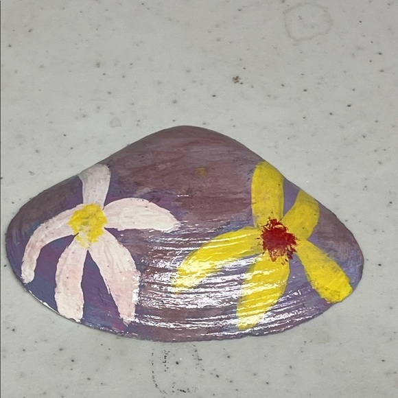 Hand-Painted Floral Decorative Shell - Picture 3 of 4